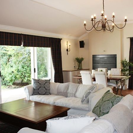 Camelot In Constantia Bed and Breakfast Kapstaden Eksteriør billede