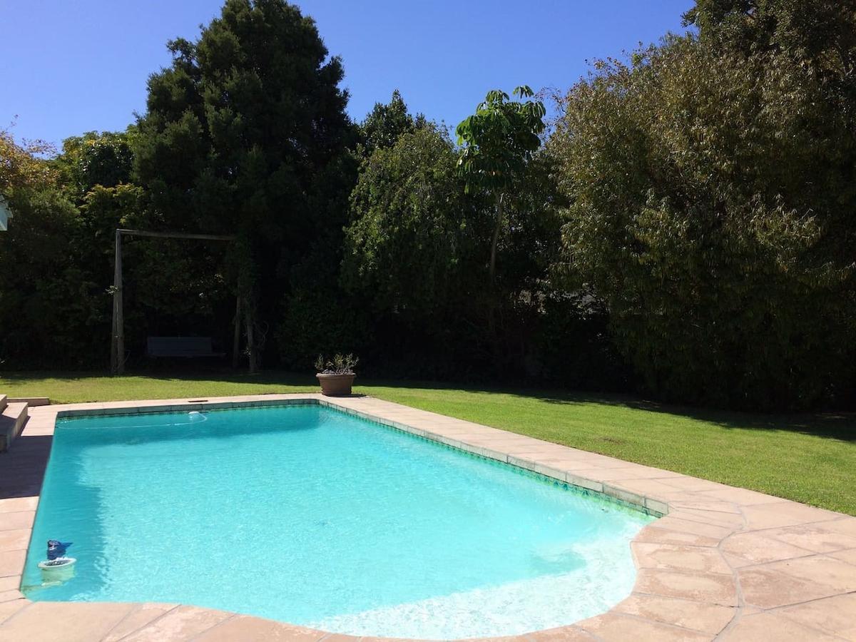 Camelot In Constantia Bed and Breakfast Kapstaden Eksteriør billede